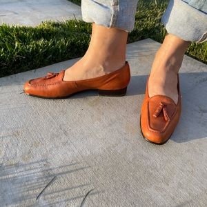 Cute camel loafers. Size 7.5 leather upper. Chip on right front sole.